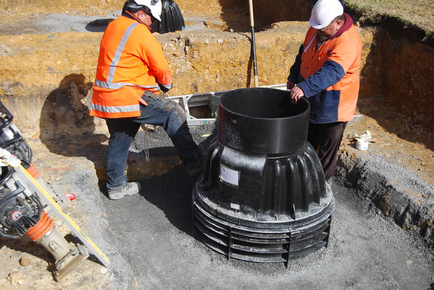 Plastic Manhole Chamber Installation - Removing Twine