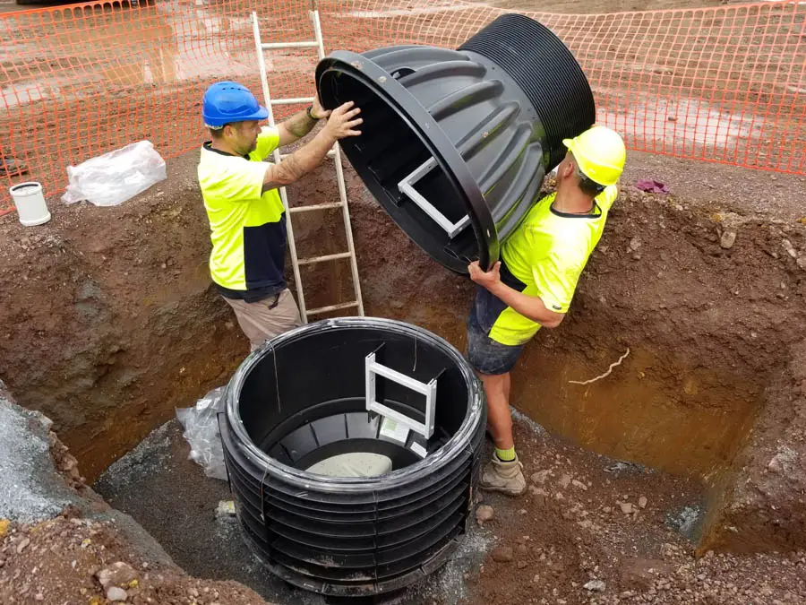 Install of a ROMOLD manhole (sub division)