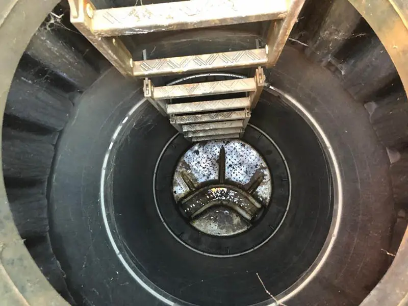 Broadspectum installed manhole